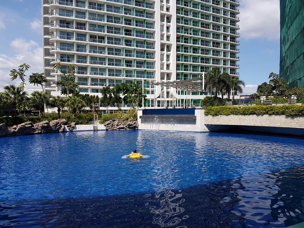 Azure Tropical Paradise Manila Exterior foto